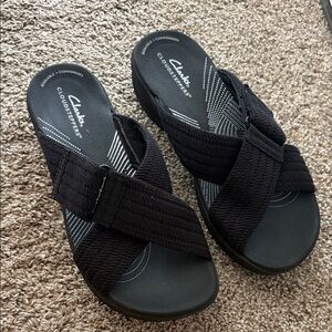 Clark’s cloudsteppers size 7 washable cushion soft black